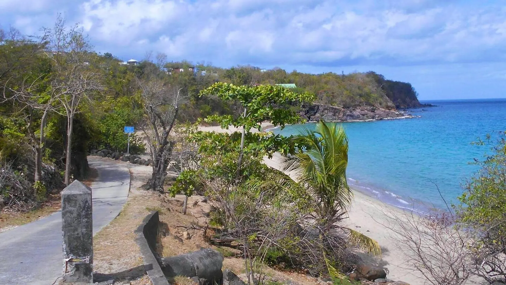 Villa Charmante A Deshaies Avec Jacuzzi